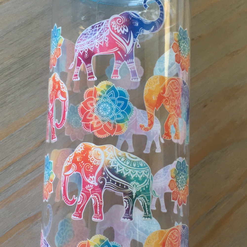 NWT Elephant 🐘 Water Bottle - Picture 2 of 4